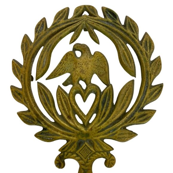 Vintage Virginia Metalcrafters Cast Brass Eagle Heart Trivet Patriotic - Picture 4 of 5